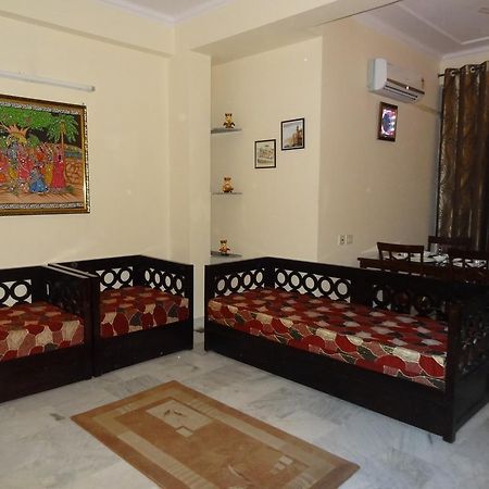 Tulsian Guest House & Apartments Джайпур Стая снимка