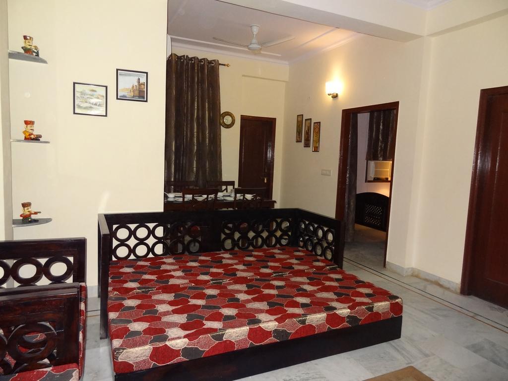Tulsian Guest House & Apartments Джайпур Стая снимка